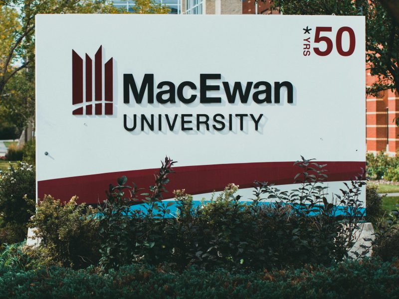 Fully Funded Master's Scholarships in Canada for Int'l Students